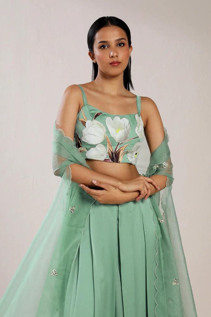 TRANDY FLORAL TOP AND PLEATED PLAZZO SET